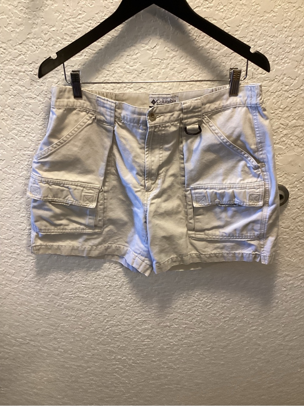 Columbia Women's Light Cream Cargo Shorts